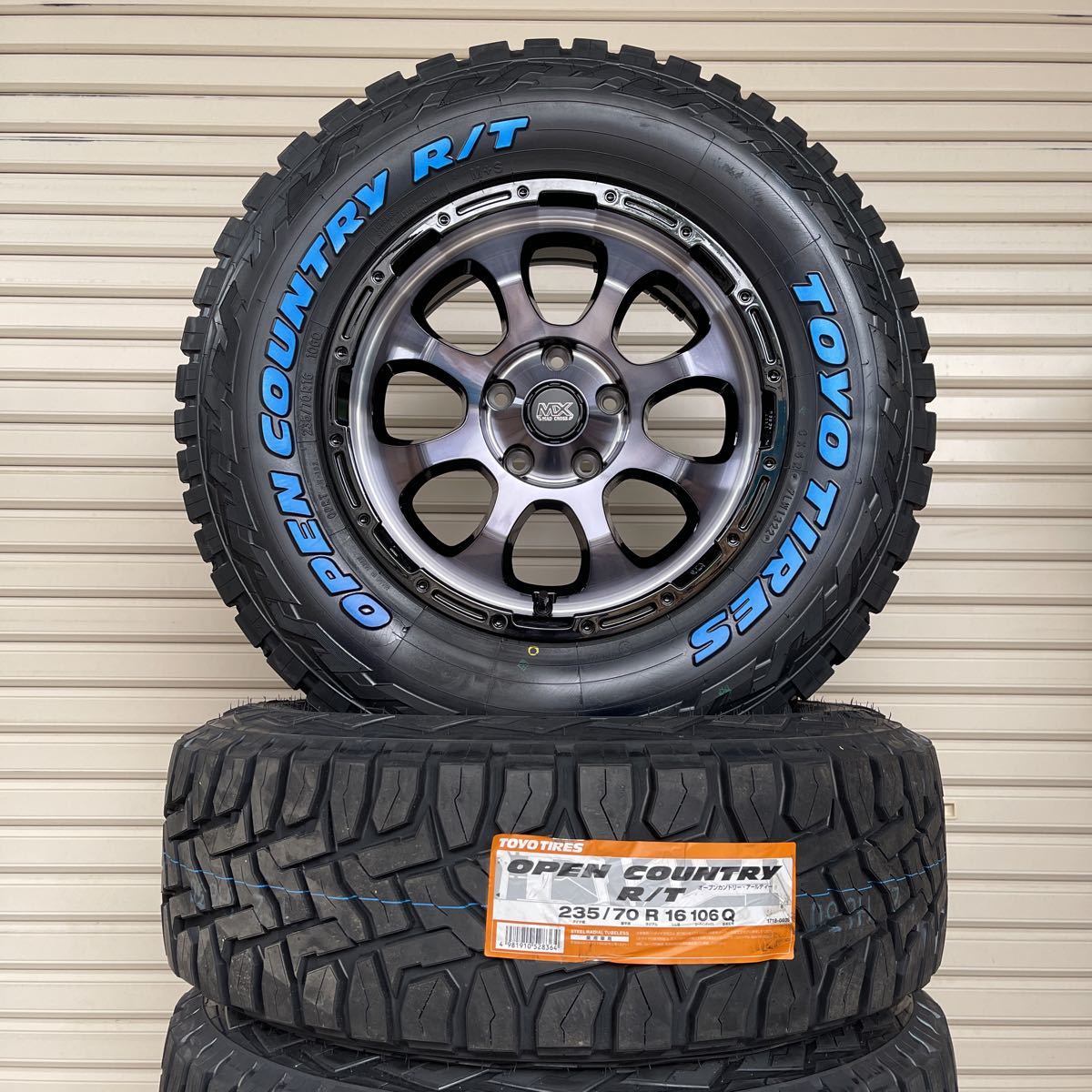 ◆マッドクロス グレイス ◆ デリカ D5 エクストレイル RAV4 CX-5 TOYOオープンカントリーRT235/70R16 ホワイトレター　ブラッククリア_画像2