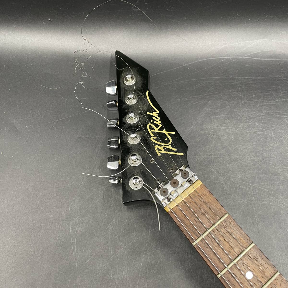 B.C.Rich/ビーシーリッチ エレキ ギター ケース付き 楽器 現状品