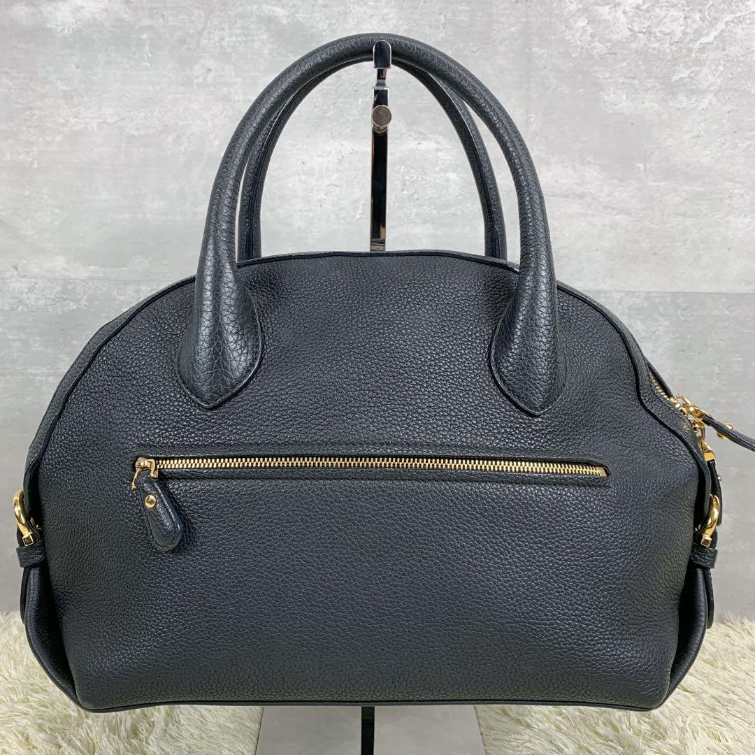 Salvatore Ferragamo サルヴァトーレフェラガモ フィアンマ
