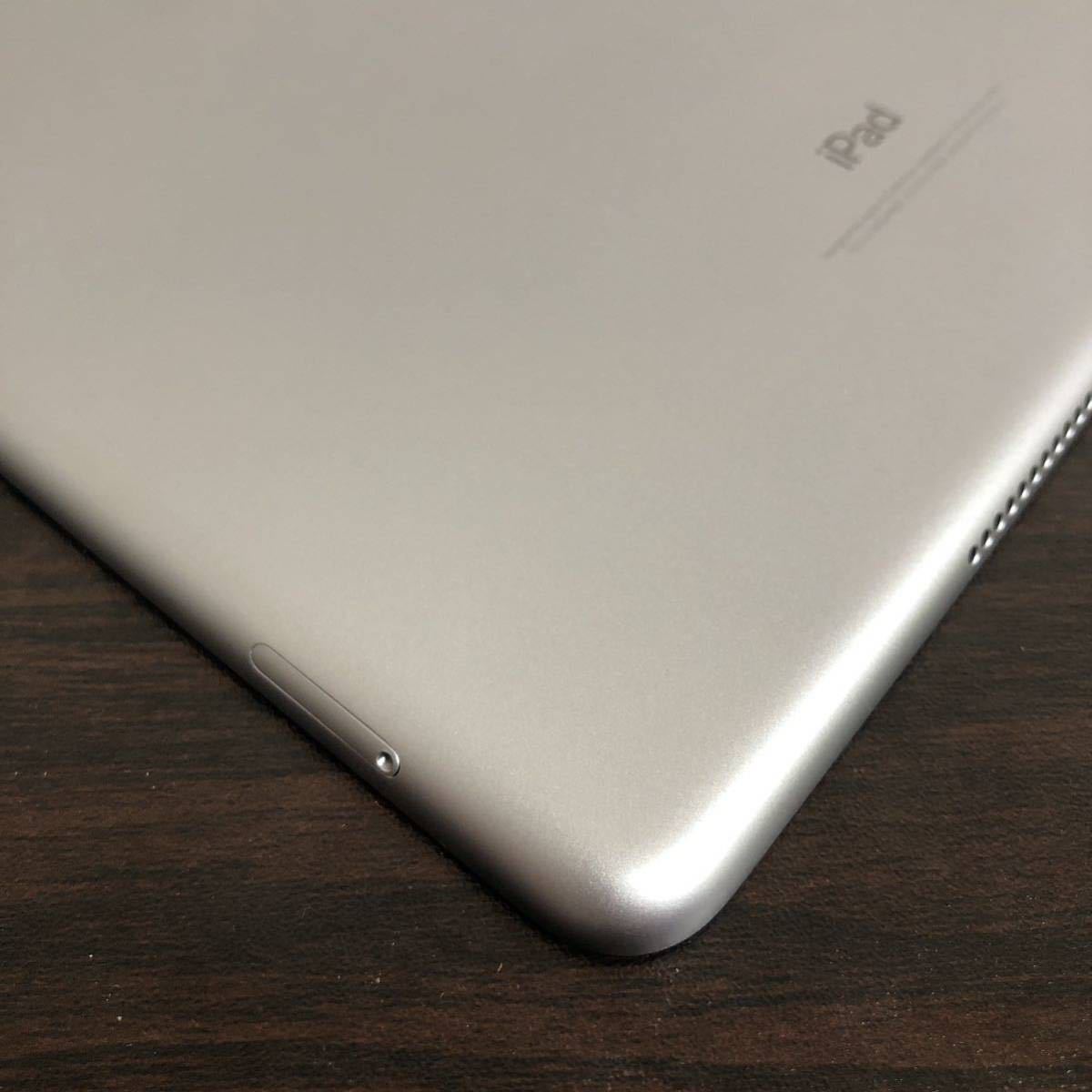 3923【極美品新品級】電池最良好 iPad5 第5世代 32GB SIMフリー A1823