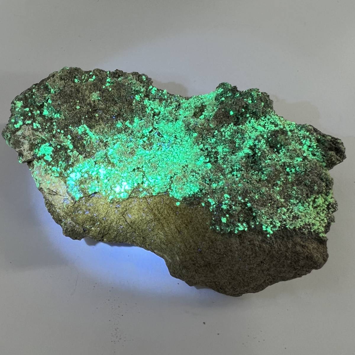 【E21111】アンダーソン石 蛍光鉱物 二酸化ウラニウム 鉱物 原石 天然石_画像9