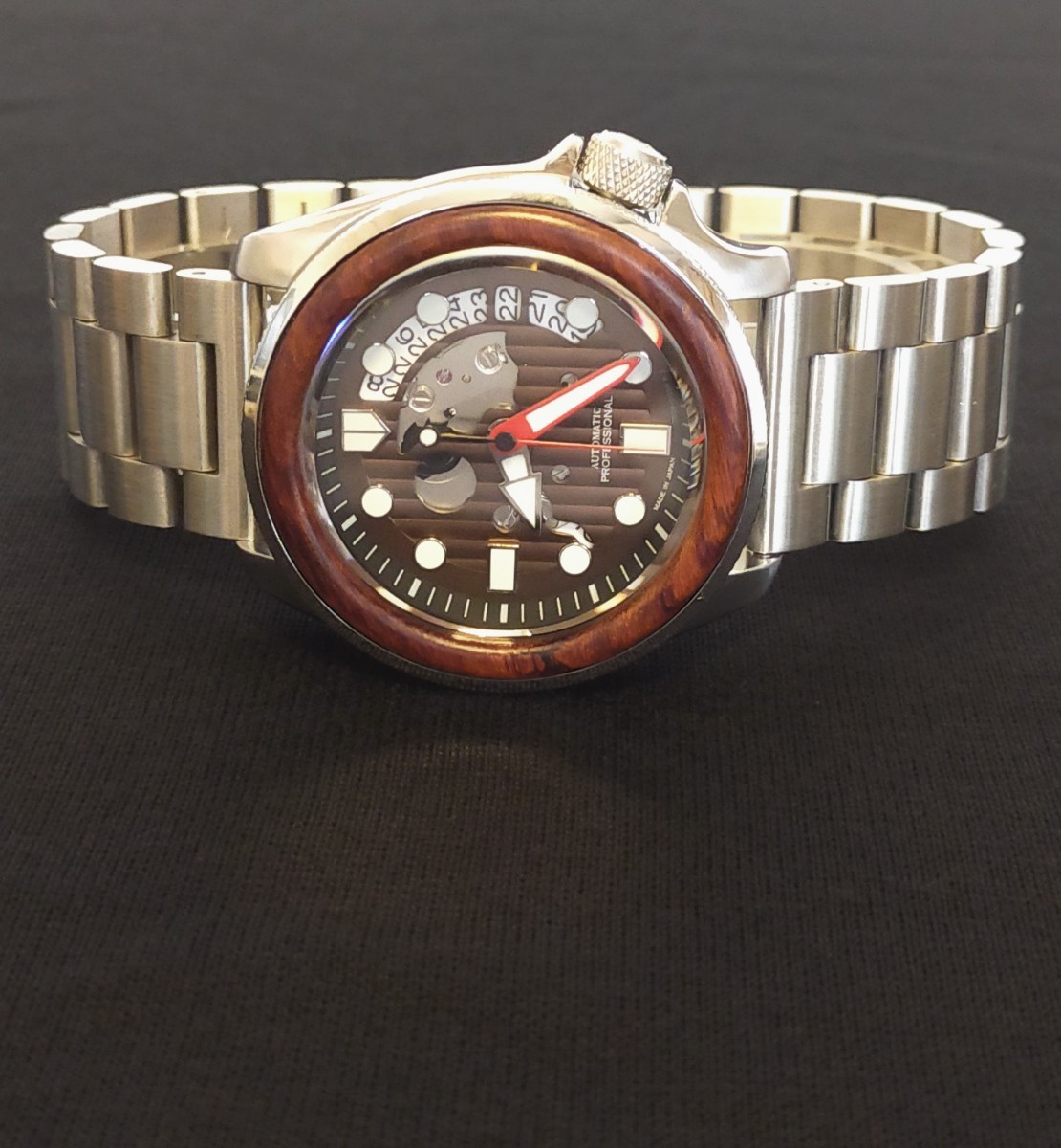 大人専用コアダイバーズ 【NH35搭載 新品】karajan 防水性能200m C3
