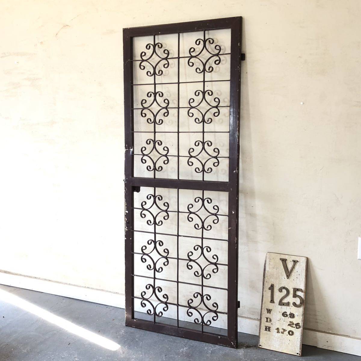 V-125=W68×H170 old iron made. one-side . door fittings fence antique door in dust real Vintage divider partition ftg