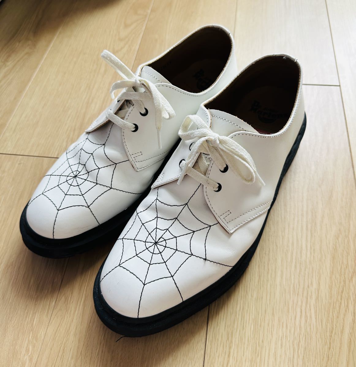 中古美品】28cm UK9 Supreme Dr.Martens Spiderweb 3-Eye Shoe White