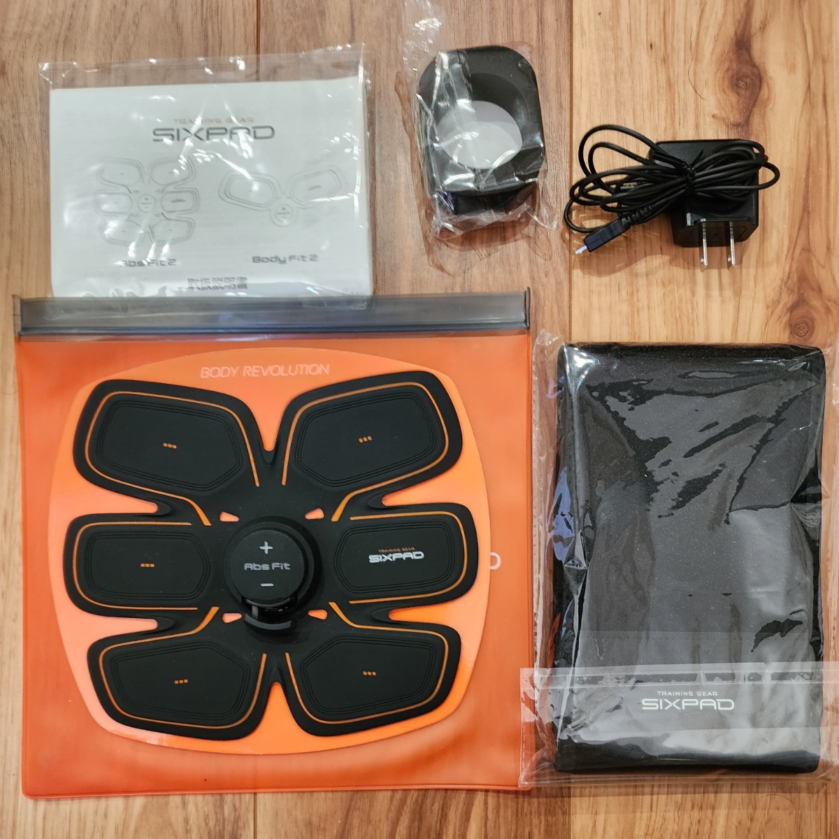 ☆美品☆SIXPAD AbsFit2 充電式 シックスパッド アブズフィット2