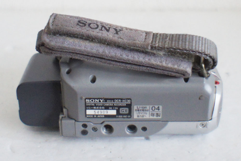 1円～ Sony【 DCR-HC30 】miniDV ハンディカム ダビングなどに 動作確認済み 本体のみ_画像8
