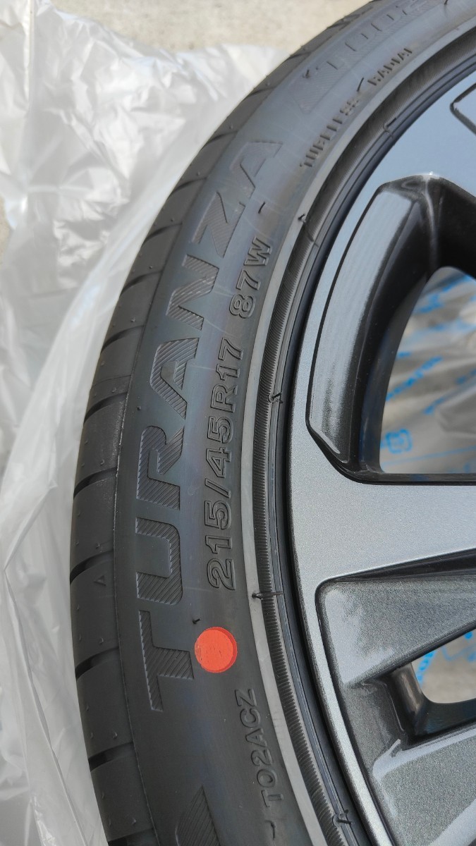 新車外し カローラツーリングW×B純正アルミタイヤセット 215/45R17