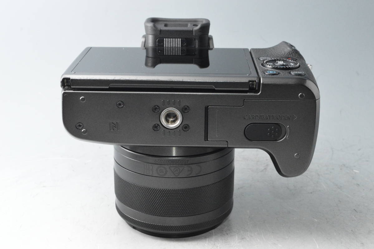9941【外観美品】 Canon キヤノン EOS M5 EF-M15-45 IS STM レンズキット