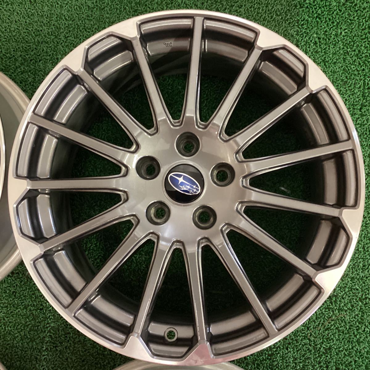 スバル レヴォーグSTIスポーツ純正アルミホイール 18X7.5+55 114.3-5H中古品４本【435】_画像4