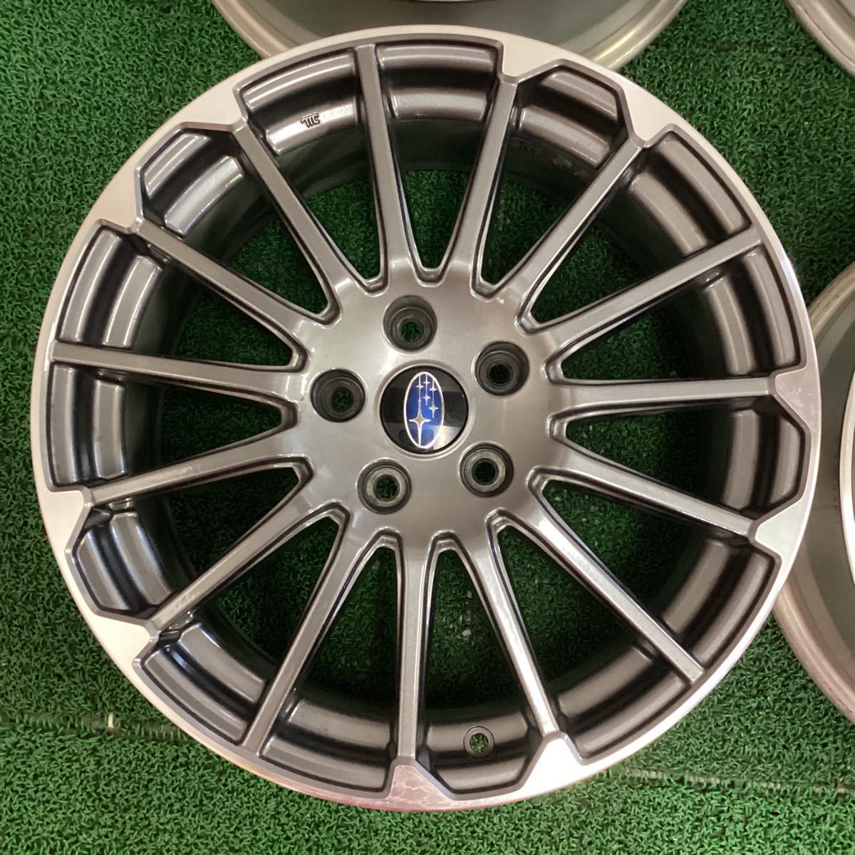 スバル レヴォーグSTIスポーツ純正アルミホイール 18X7.5+55 114.3-5H中古品４本【435】_画像3