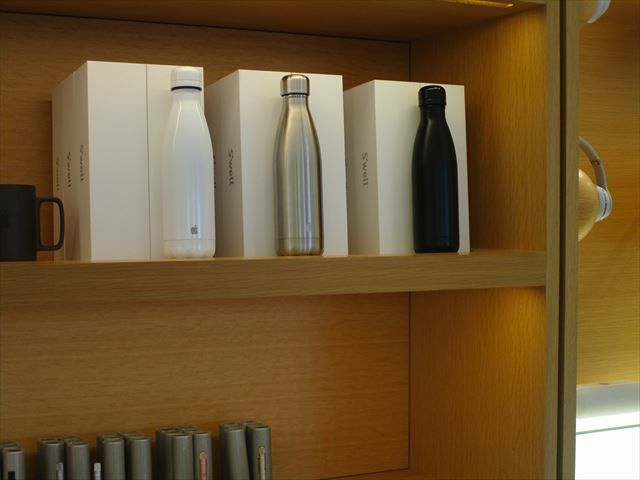 新品未使用★アップル スウェルボトル（アップル本社限定)（Apple Swell bottle 500ml)シリコンバレー・クパチーノ  ・サンノゼ)シルバーS83