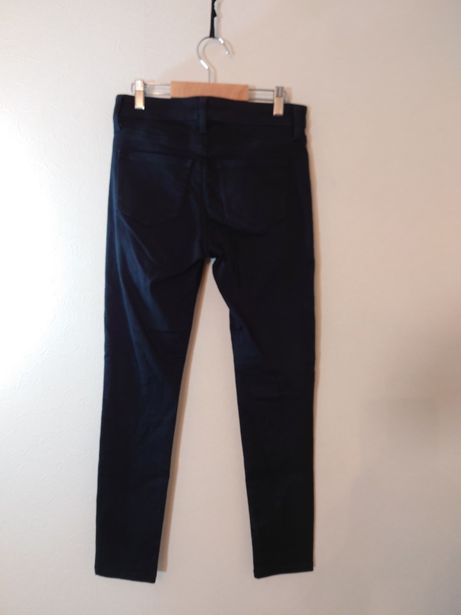 新版 UNIQLO JEANS 221-436743 黒ブラック 24サイズ