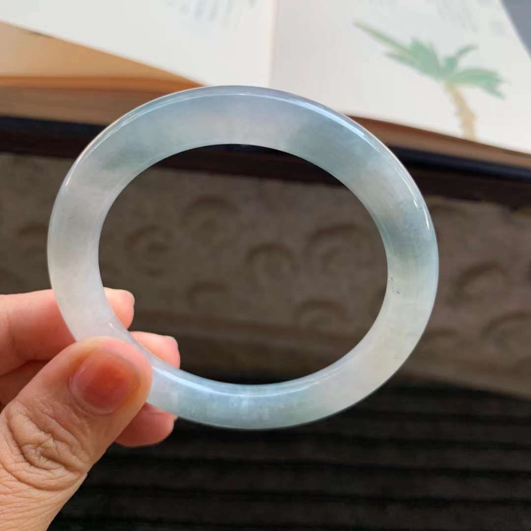 本翡翠バングル ミャンマー産 氷種ヒスイ ブルー 希少 お買い得 天然