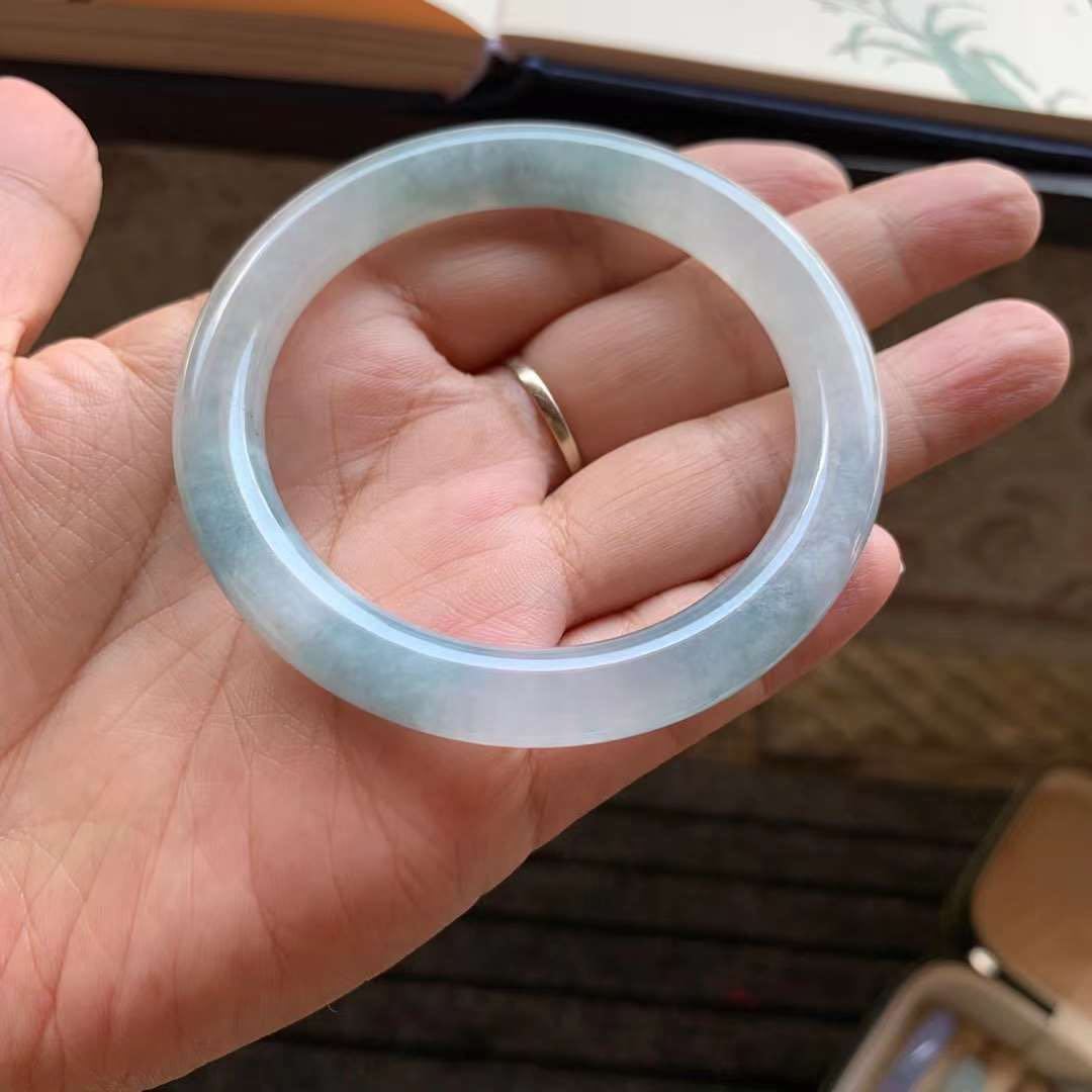 本翡翠バングル ミャンマー産 氷種ヒスイ ブルー 希少 お買い得 天然