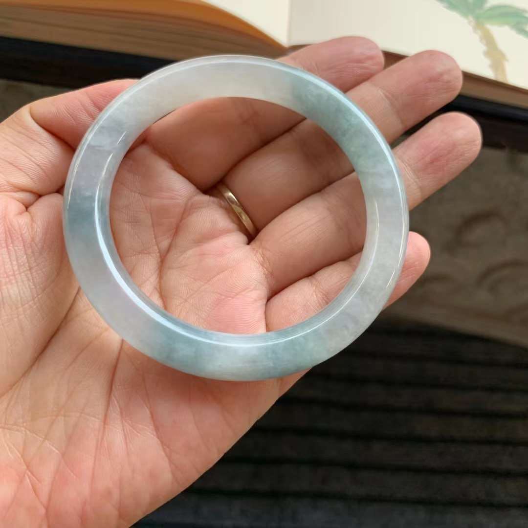 本翡翠バングル ミャンマー産 氷種ヒスイ ブルー 希少 お買い得 天然