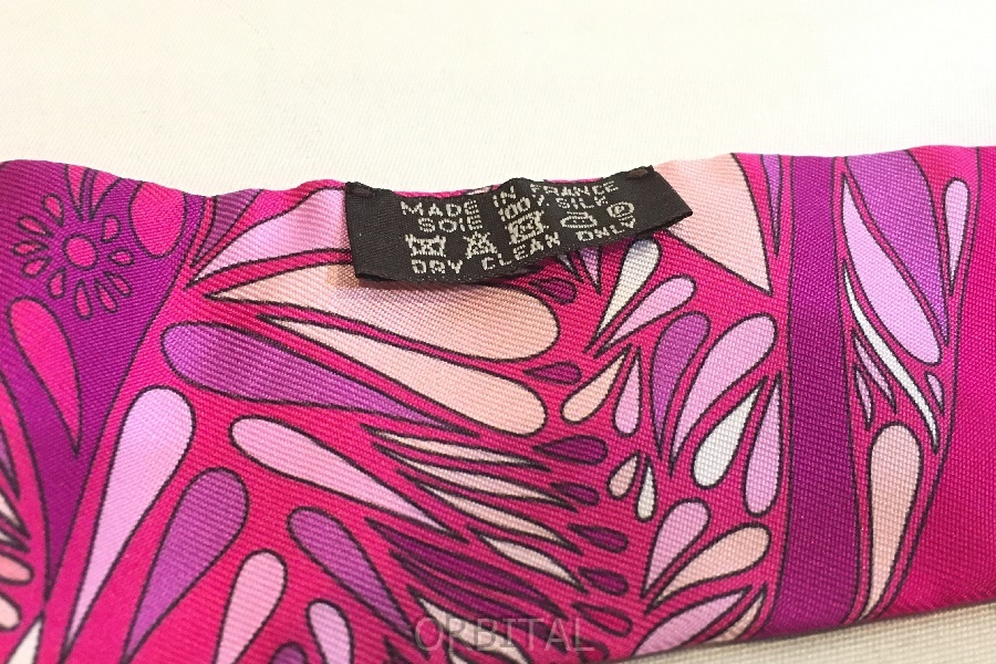 二子玉) HERMES エルメス シルク スカーフ ツイリー フューシャピンク メキシコの花 正規 美品 箱付_画像5