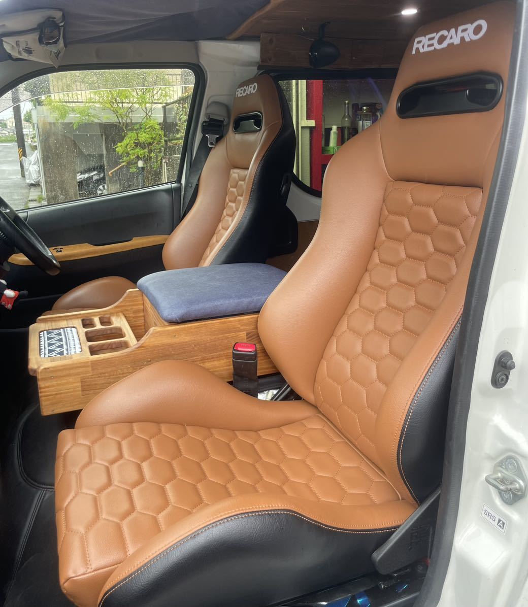 レカロシート RECARO 張替え ハイエースシートレール付き！ 送料込み