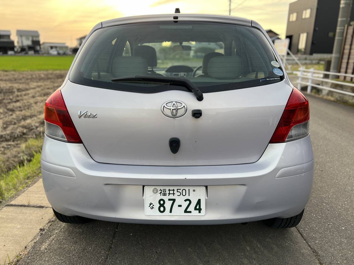 福井発!トヨタ ヴィッツ TOYOTA Vitz 1.0 F 15インチホイール 8万キロ