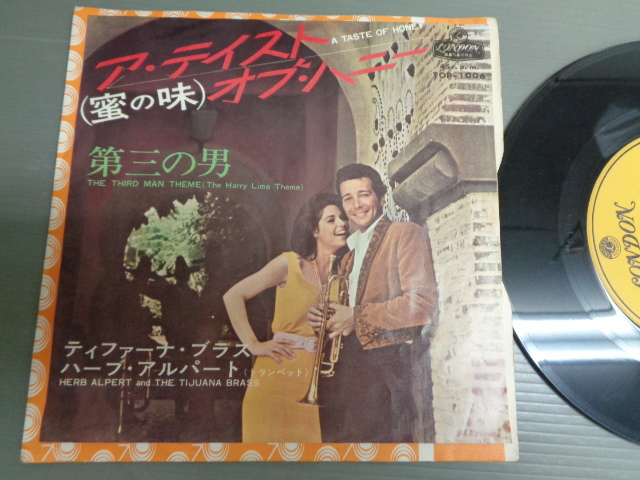 ティファーナ・ブラスとハーブ・アルパートHERB ALPERT and THE TIJUANA BRASS/ア・テイスト・オブ・ハニーA TASTE OF HONEY★シングル_画像1