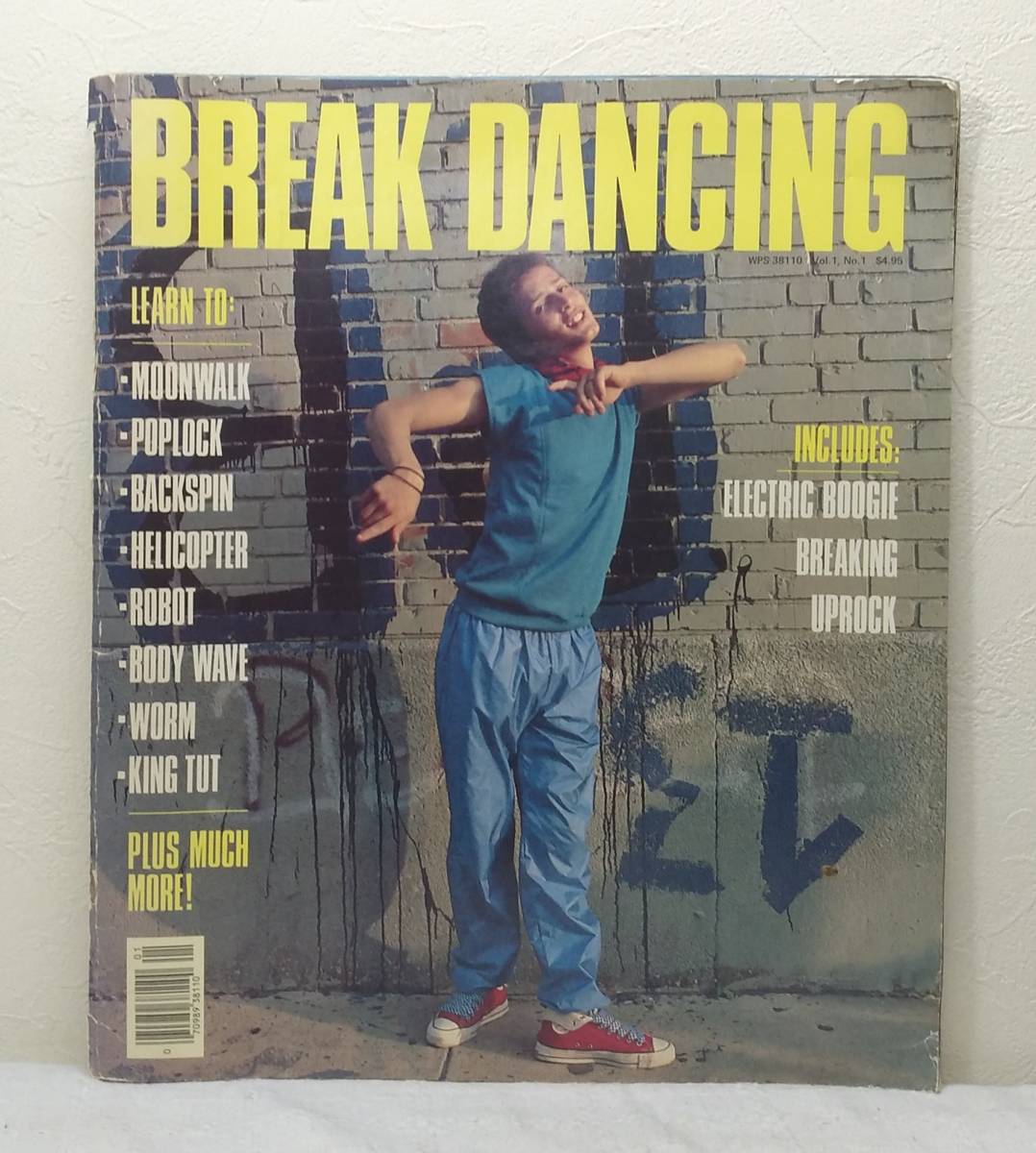 ■ ブレイクダンス本 洋書 Break Dancing Step-by-Step Instructions Publications International, Skokie, IL