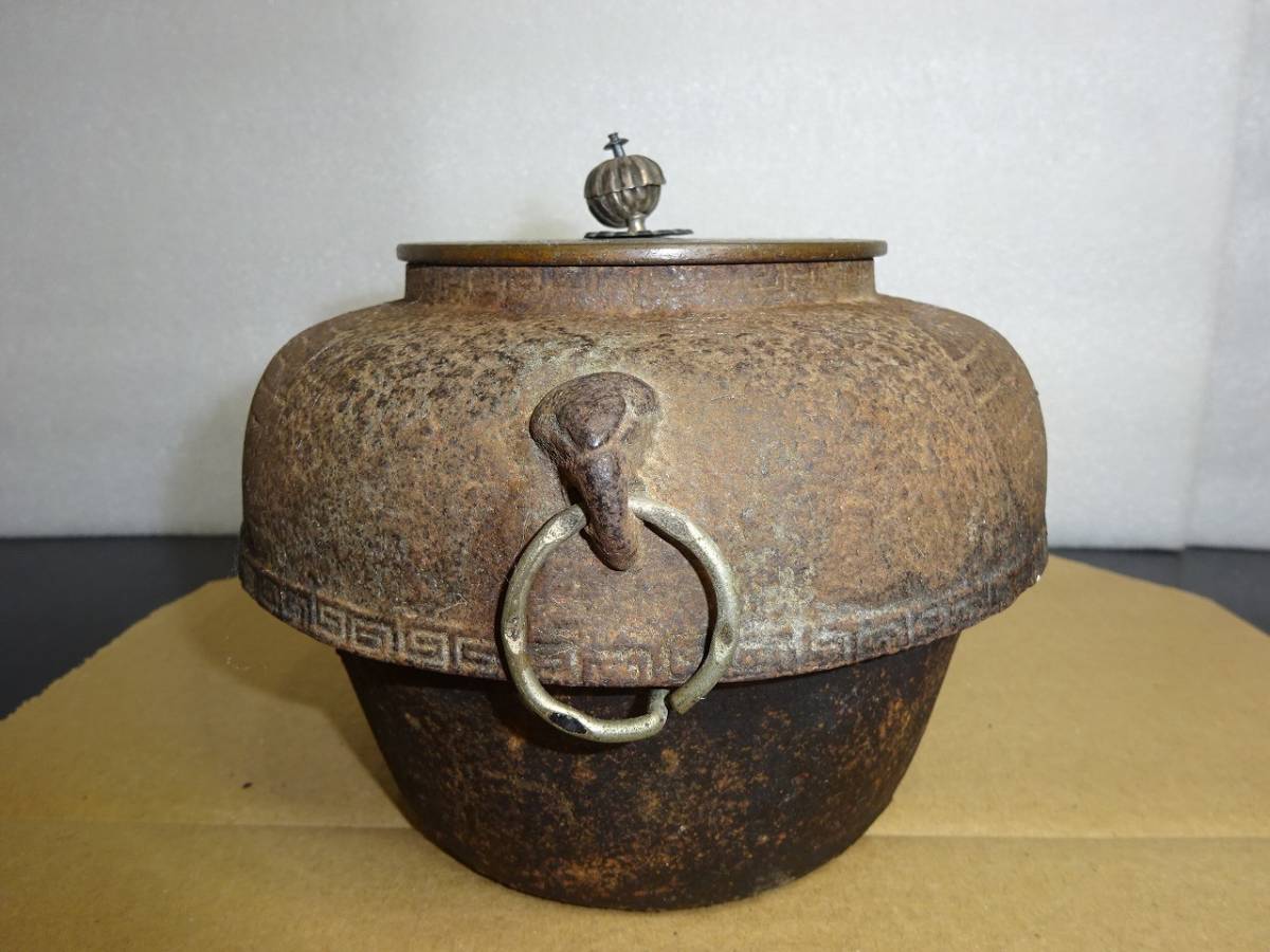 希少現状品 ⑥ 龍文堂造 模様 古い 鉄釜 茶釜 1822ｇ 茶道具 煎茶道具の画像4