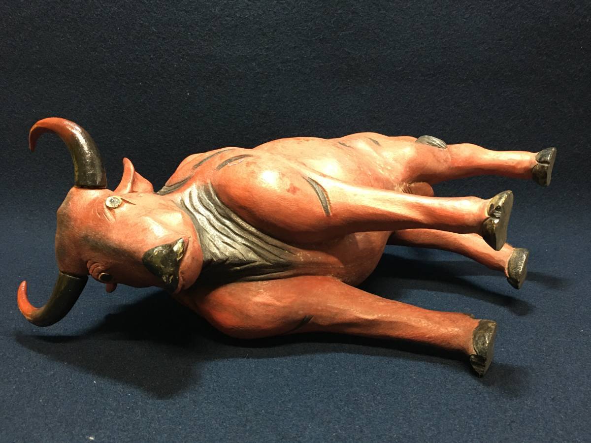 昔の古い置物 木彫 彫刻 角 以外 無垢 木製 一刀彫 牛 水牛 昔の古い置物 木彫 彫刻 角 以外 無垢 木製 一刀彫 牛 水牛
