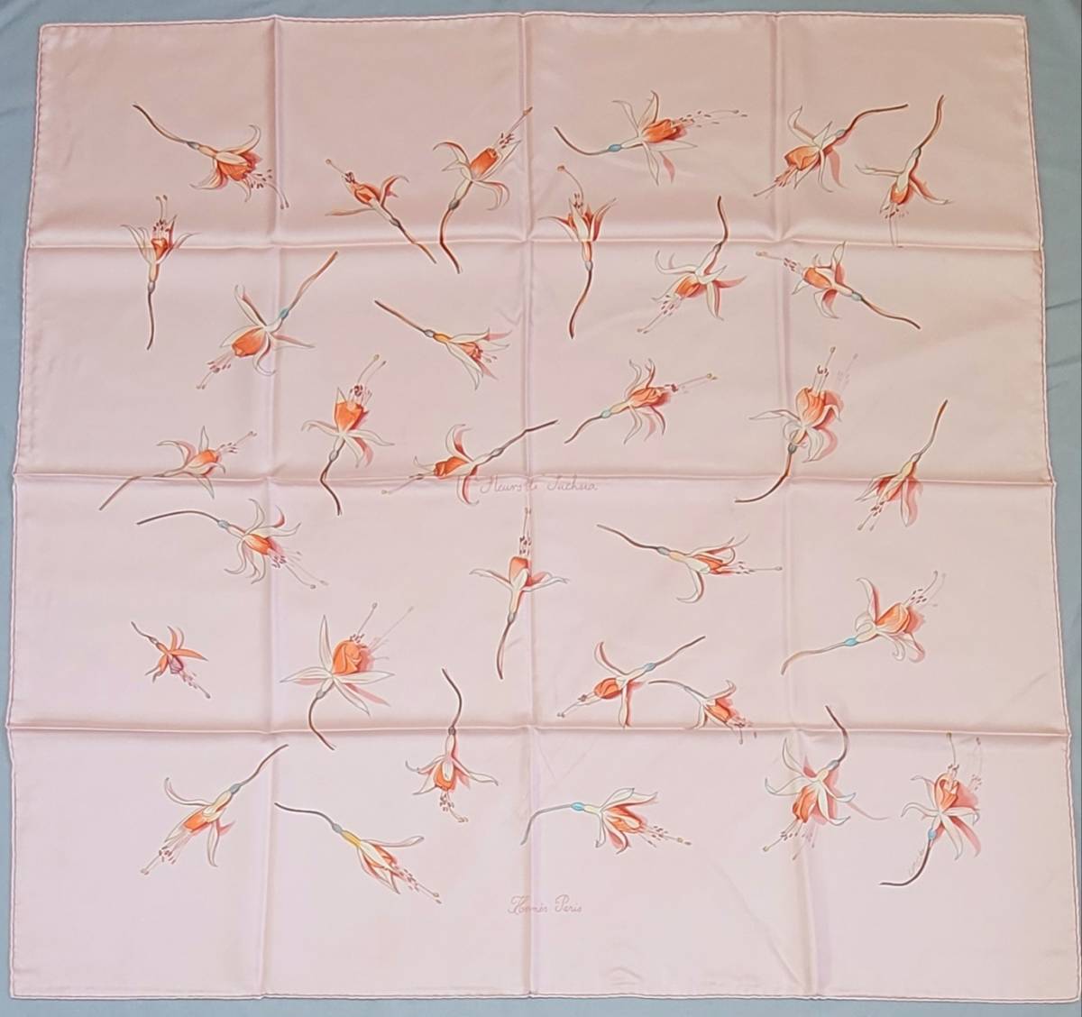 いラインアップ フラワー フクシャの花 Fuchsia De Fleurs カレ90
