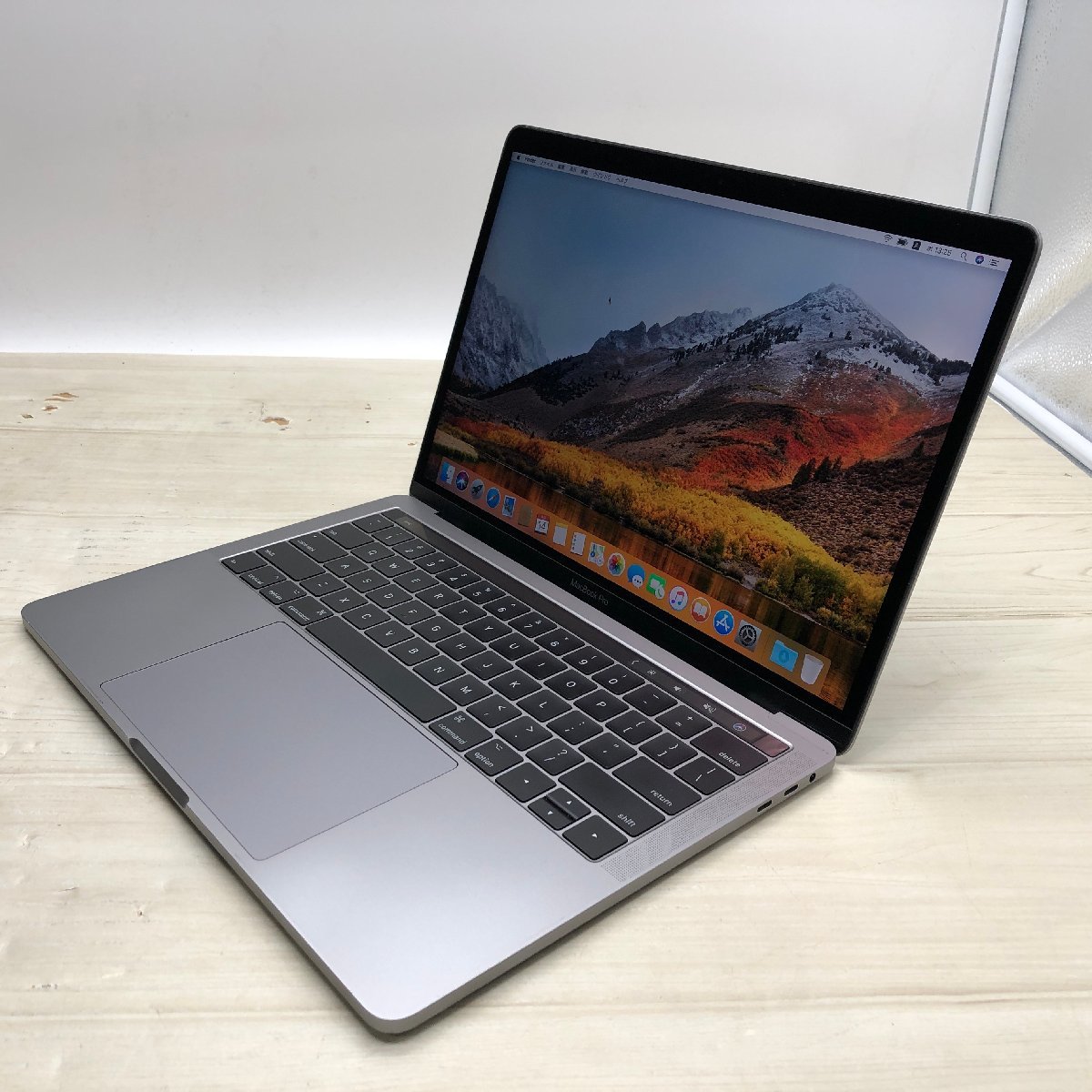 Apple MacBook Pro 13-inch 2017 Four Thunderbolt 3 Ports Core i7