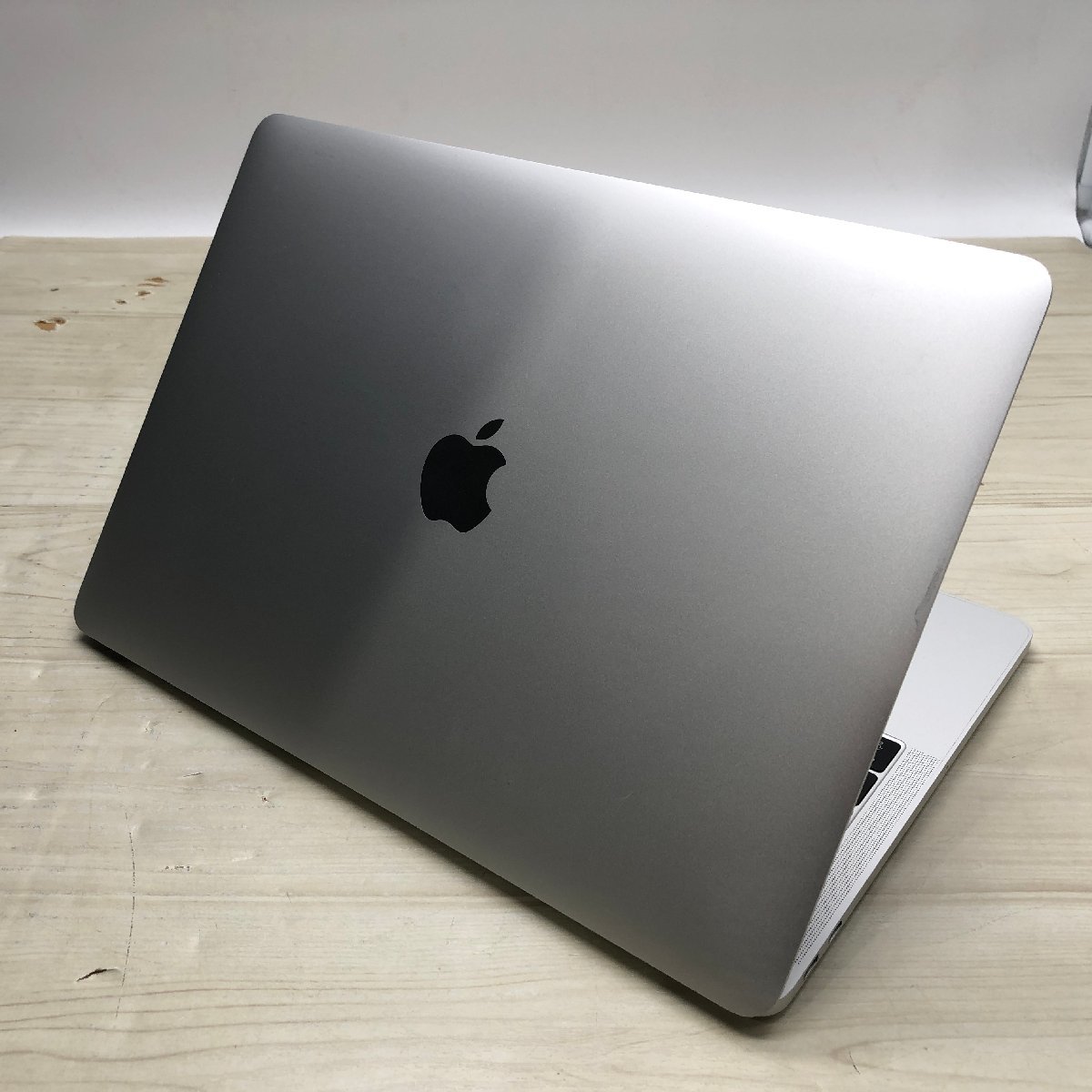 Apple MacBook Pro 13-inch 2017 Two Thunderbolt 3 Ports Core i5