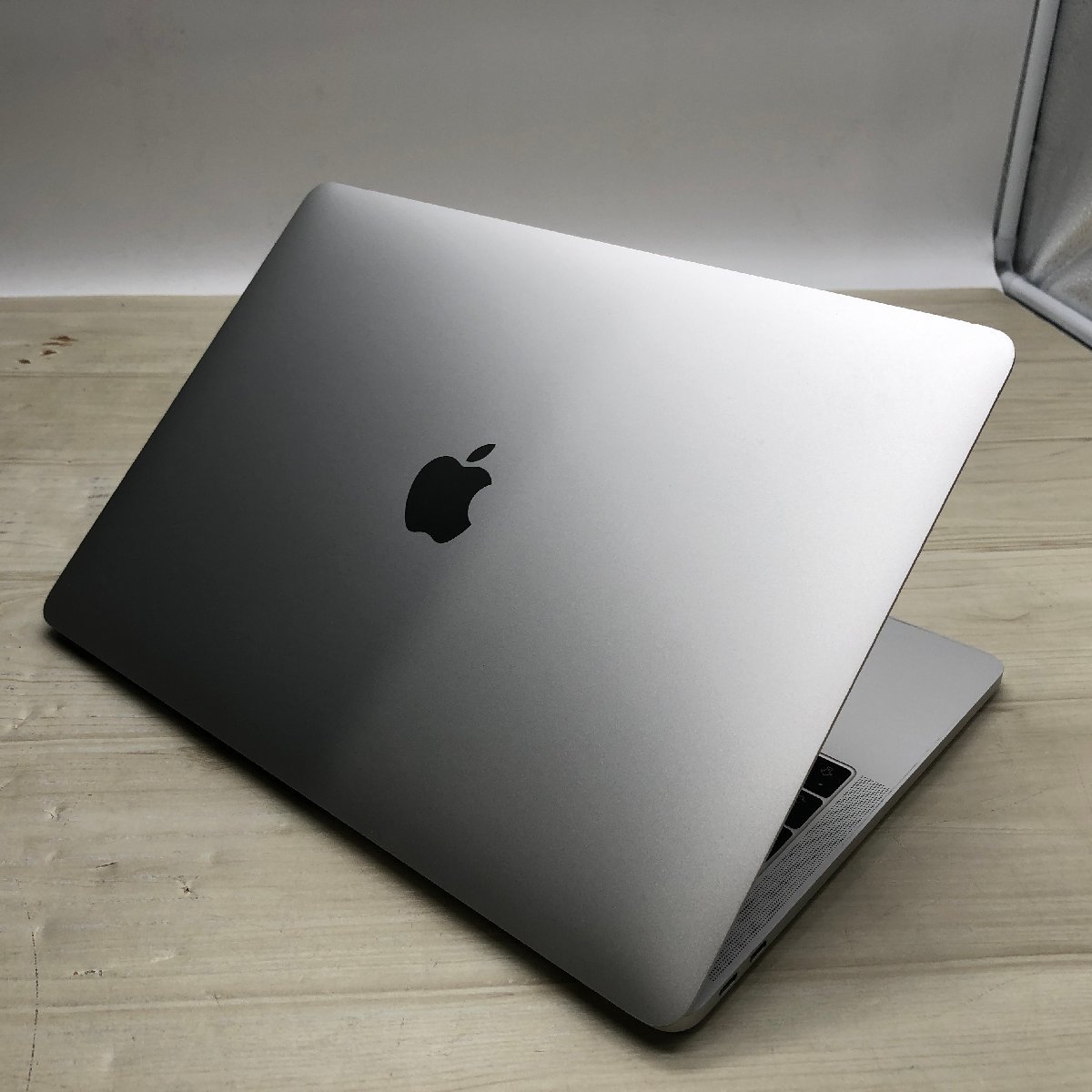 Apple MacBook Pro 13-inch 2017 Two Thunderbolt 3 Ports Core i5