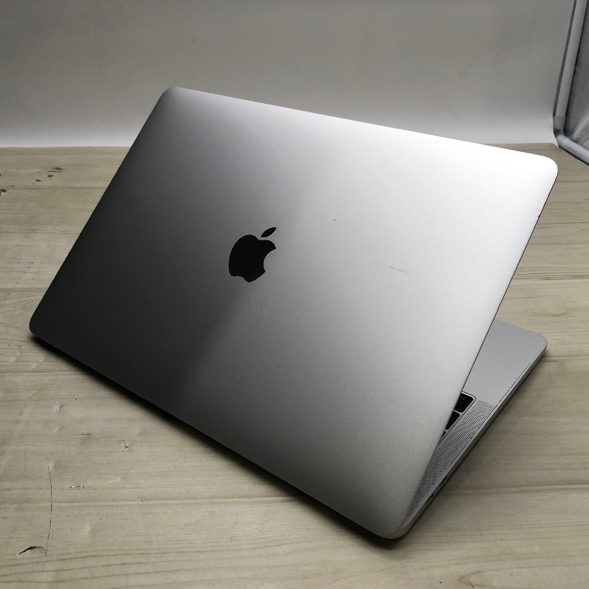 Apple MacBook Pro 13-inch 2017 Four Thunderbolt 3 Ports Core i5