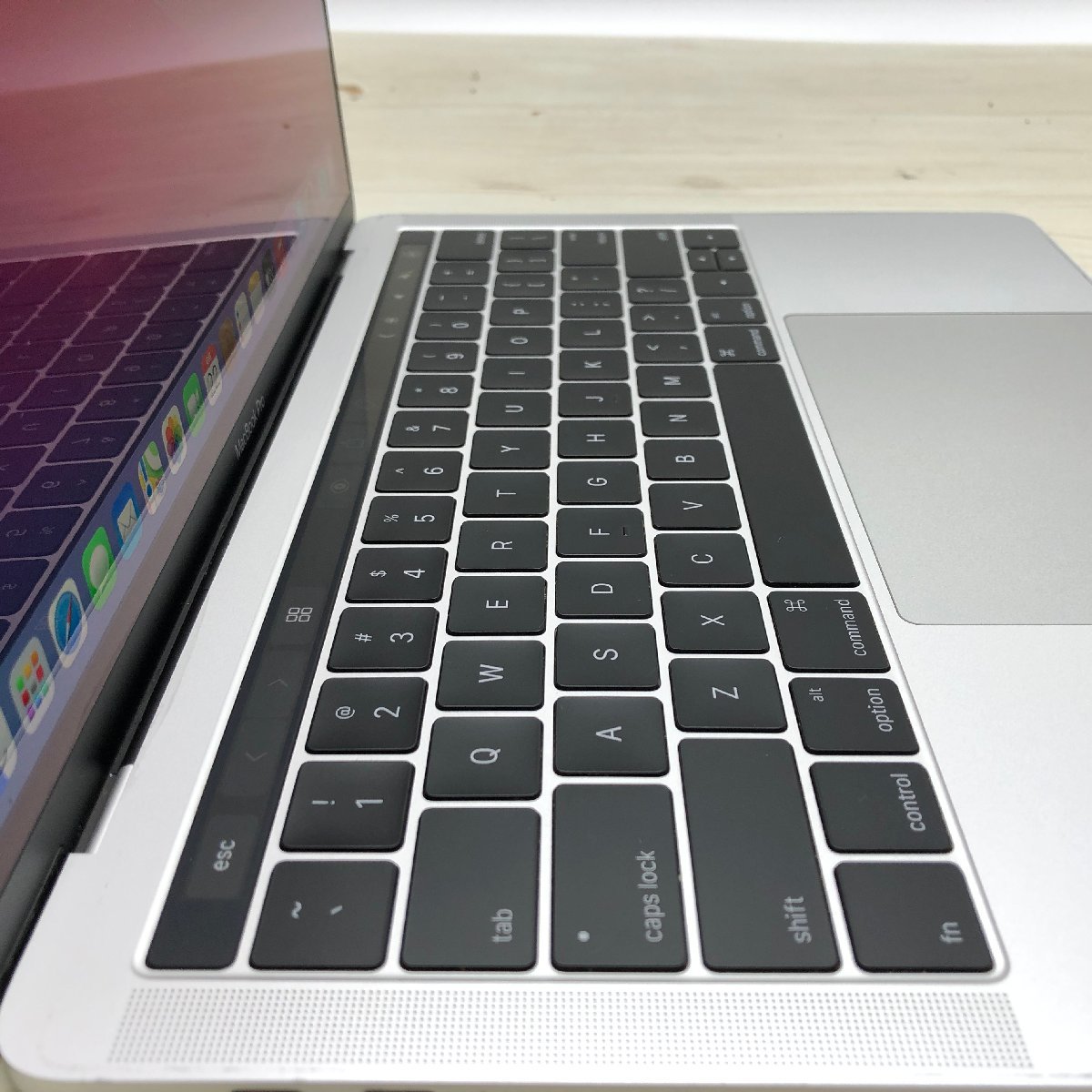 2023お得 新品液晶 MacbookPro 2016 i5 16GB Touch bar gW7V1