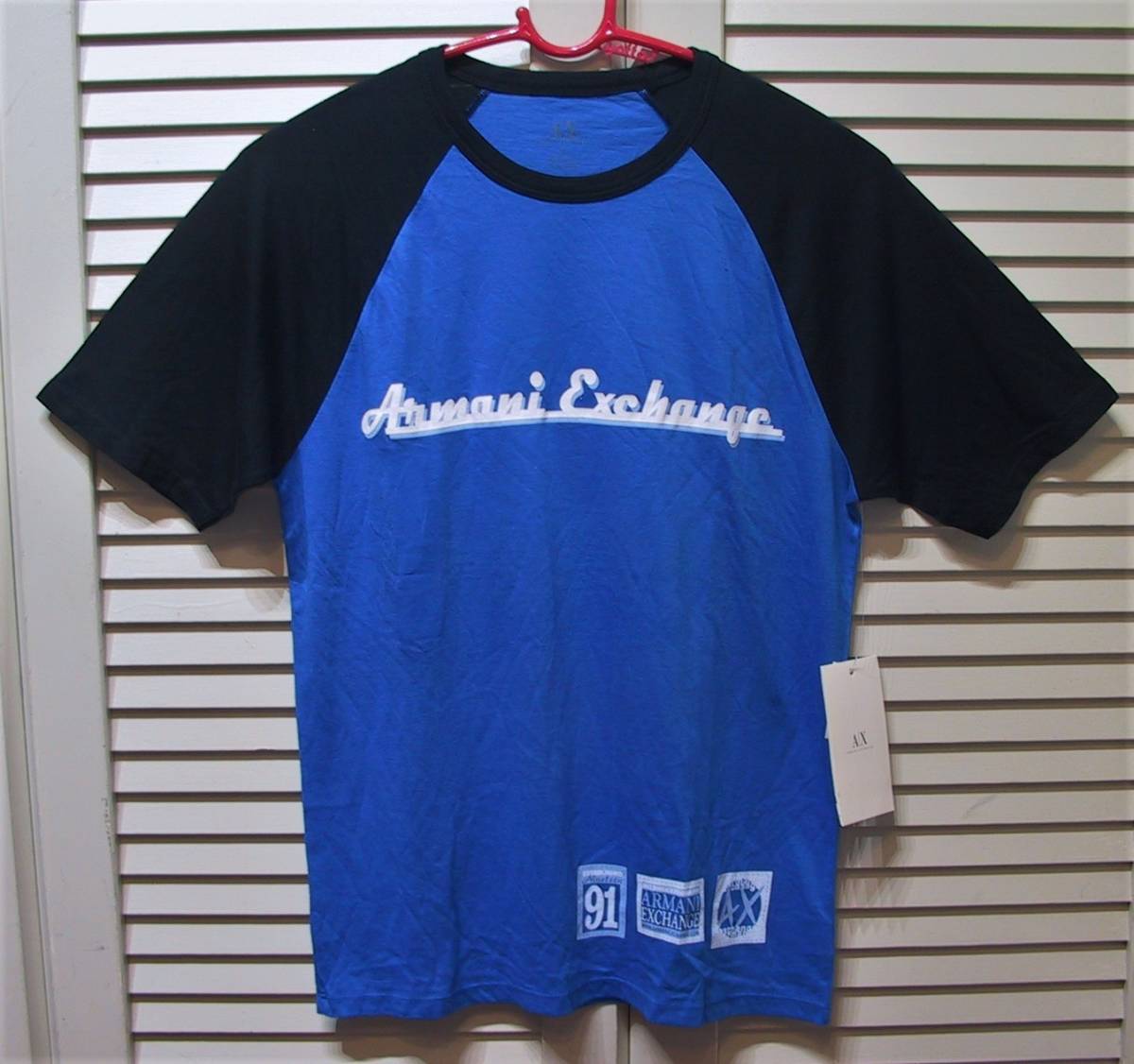 新品 ARMANI EXCHANGE /アルマーニエクスチェインジ　半袖Tシャツ　ロゴ入り S ブルーｘブラック　タグ付き未使用　ハワイ購入_画像1