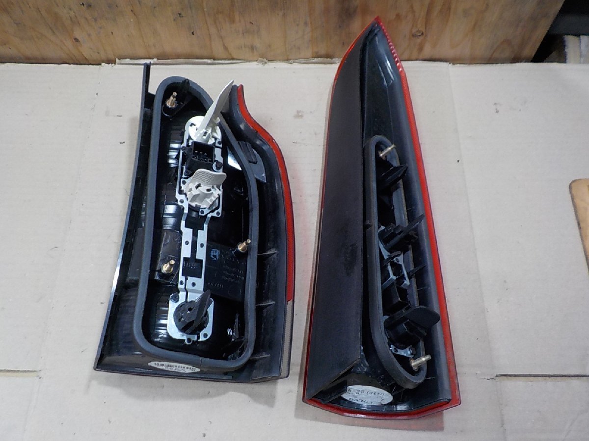 Volvo V70 middle period SB5244W tail lamp left set original [ free shipping ]