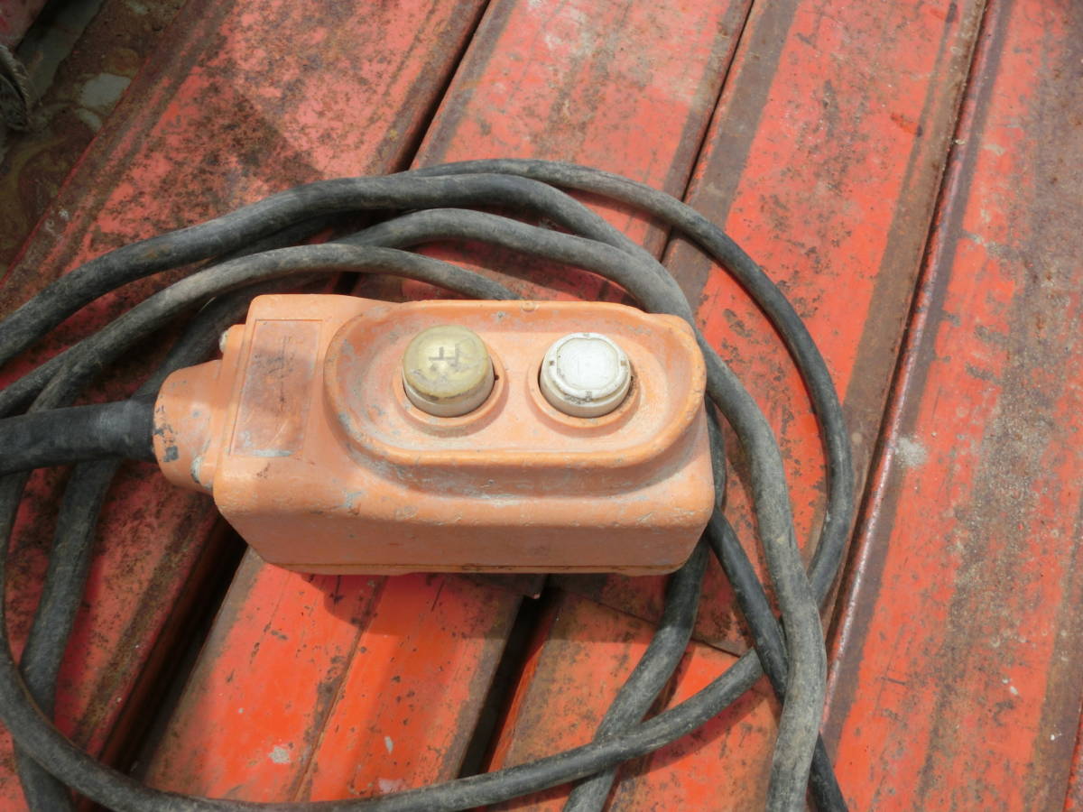 ベビーマイティーウインチ瓦揚機 ワイヤー100V 荷揚げ 瓦上げ ベビーマイティーウインチ瓦揚機 ワイヤー100V 荷揚げ 瓦上げ