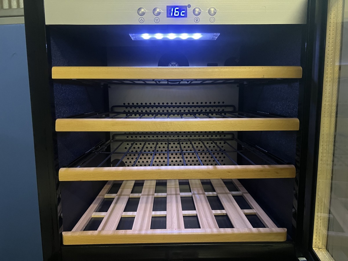 美品!グローバル ファンヴィーノ ダブルドア ワインセラー SW-126