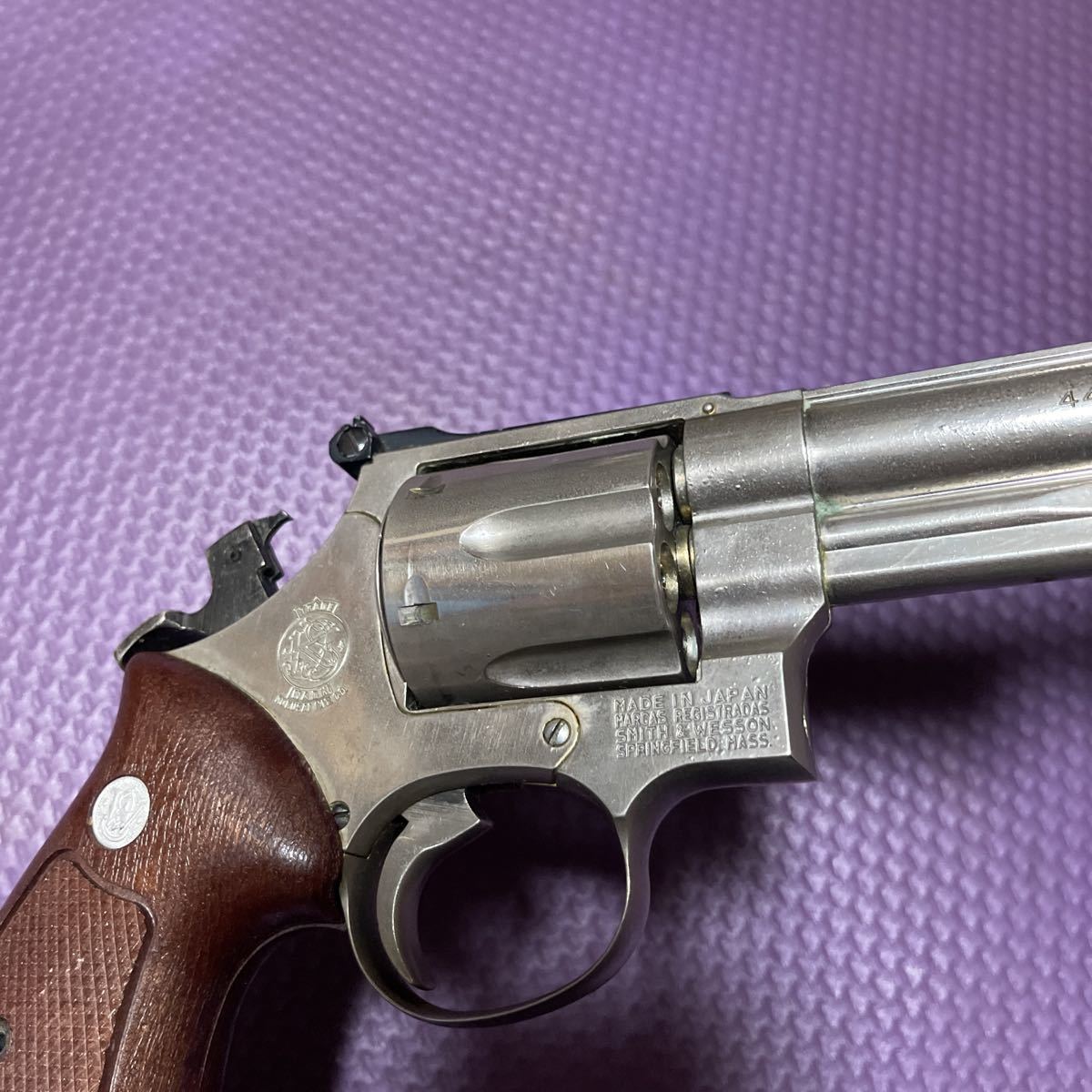 金属モデルガン 44マグナム SMITH &WESSON スミス&ウエッソン　重量約1.1kg TRADE _画像10