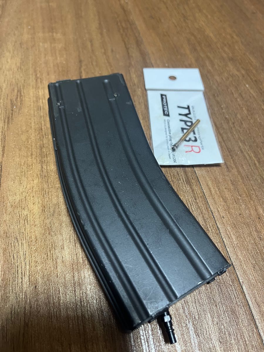 M4マガジンアダプターと外部ソース化マルイ純正MWSマガジンと M4マガジンアダプターと外部ソース化マルイ純正MWSマガジンと