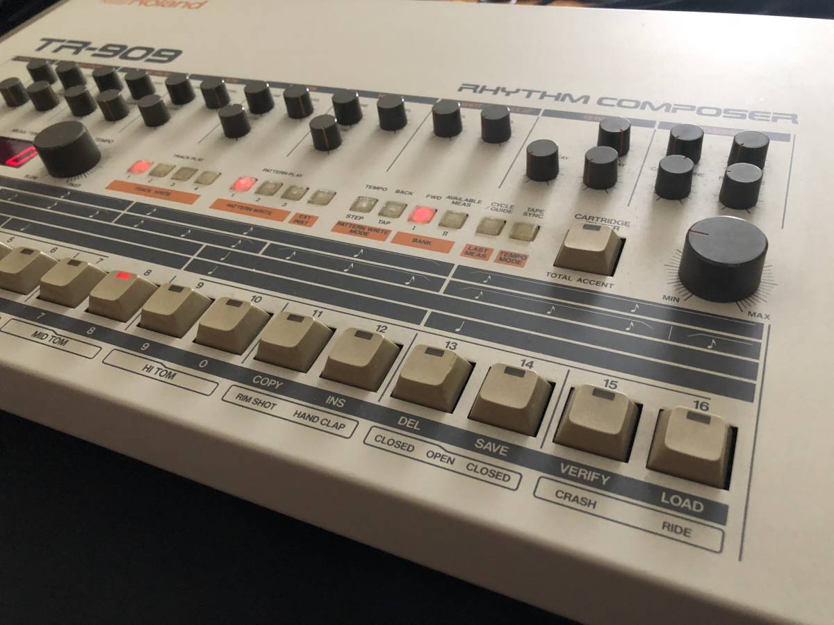 [ name machine ]Roland TR-909 Vintage analogue rhythm machine ( latter term type * working properly goods )