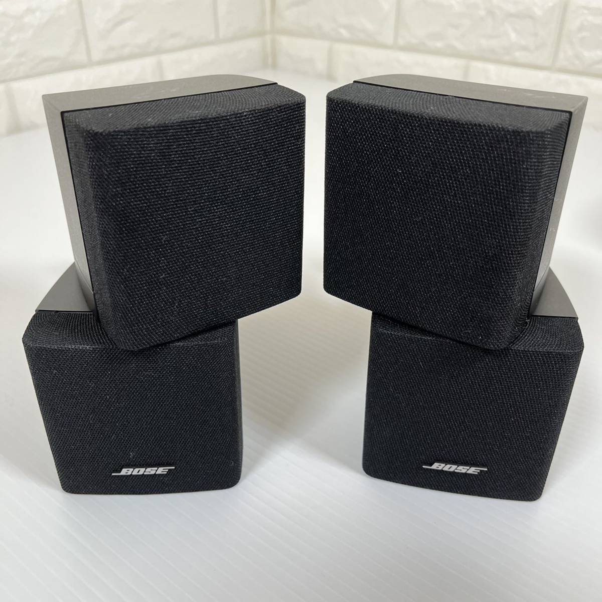 【良品】 BOSE ボーズ サテライト スピーカー 4本セット 壁掛け ブラケット付き オーディオ 音響機器 小型