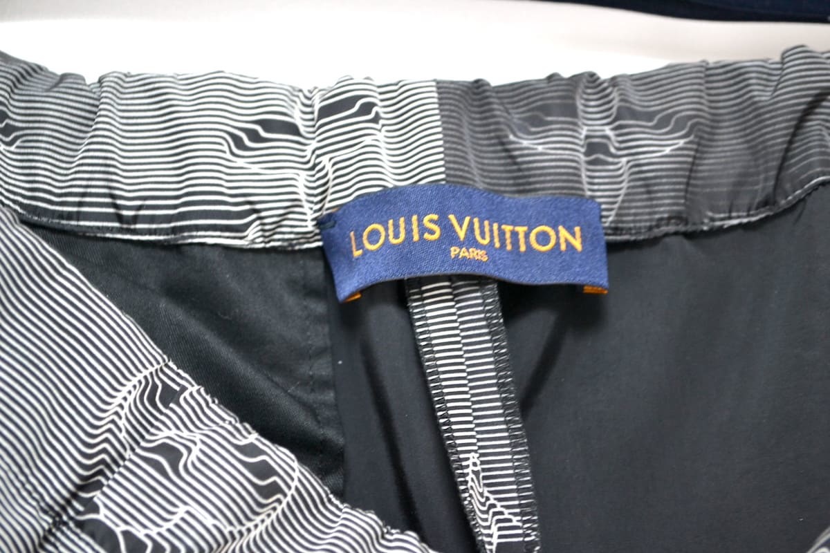 新品 19AW LOUIS VUITTON 3D Pocket Monogram Cargo HIP51WSQV 新品 19AW LOUIS VUITTON 3D Pocket Monogram Cargo HIP51WSQV