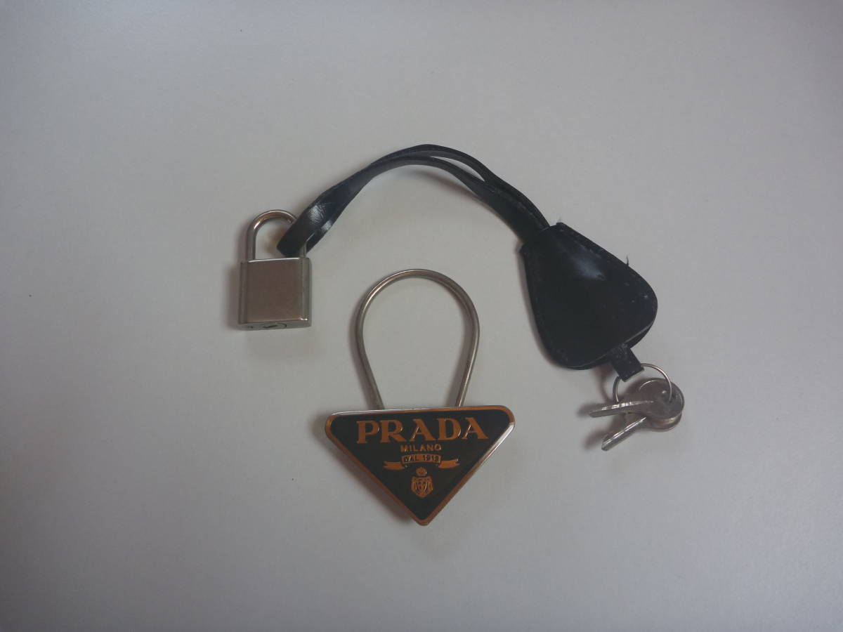 PRADA プラダ カデナ（鍵×2・クロシェット付）＆ キーホルダー セット