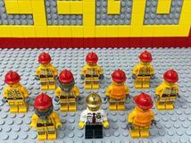 ☆ファイヤーレスキュー☆ レゴ　ミニフィグ　大量10体　消防士　レスキュー隊　救急隊員　( LEGO 人形 シティ 消防署　B31313_画像2