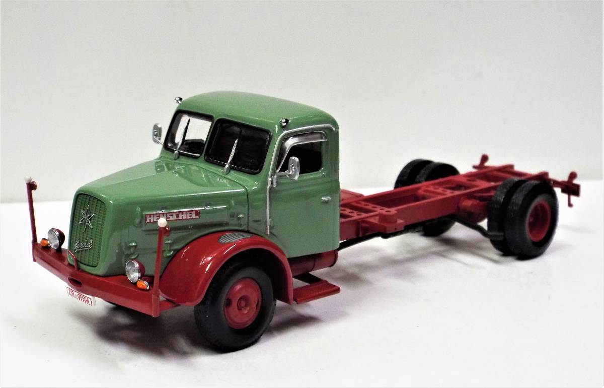 【PMA】1/43 ヘンシェル HS 140 ボンネット型トラック 1954年 グリーン/レッド (300台限定生産商品№439 171050)ダイキャスト製のミニカー