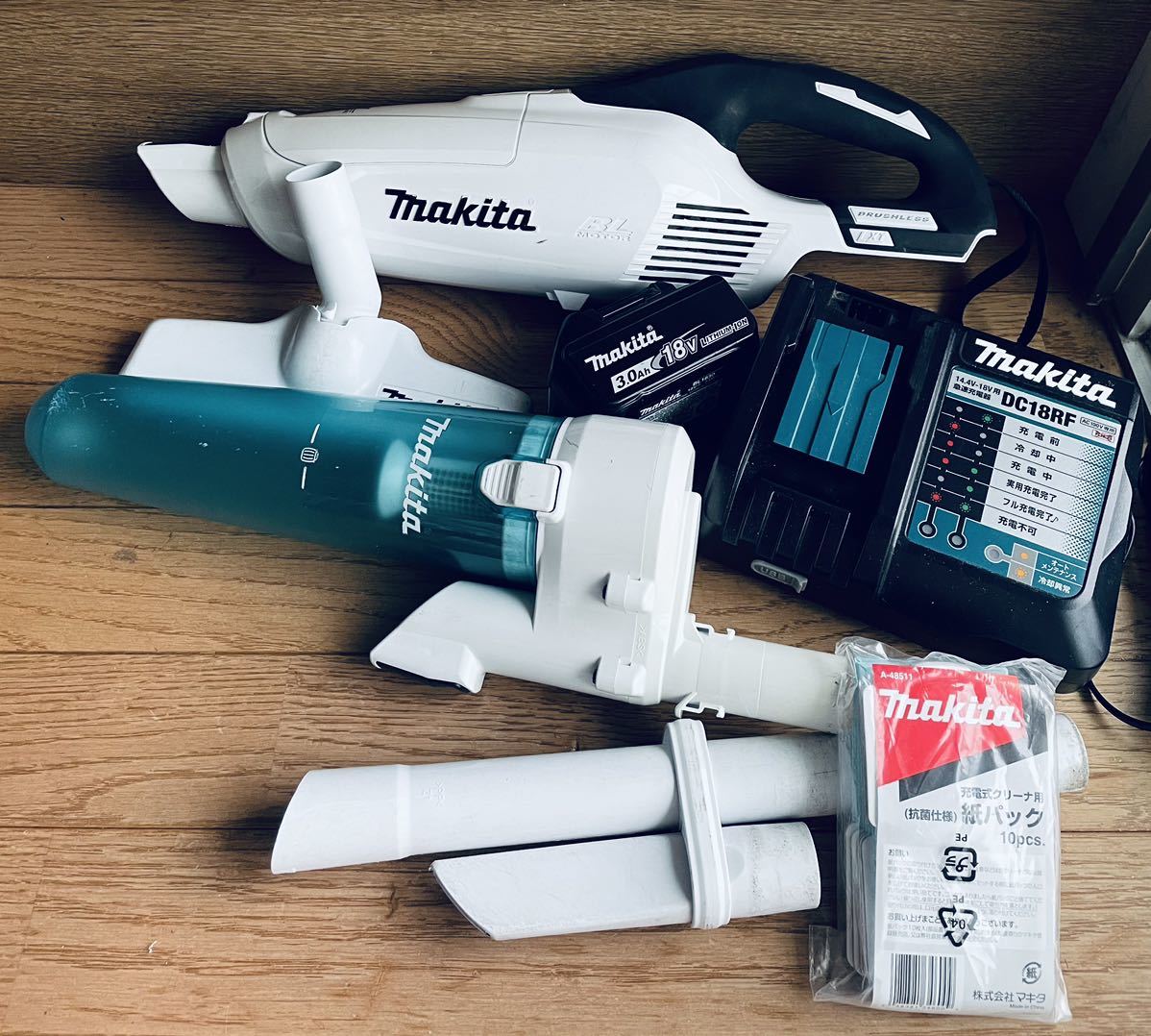 新型 Makita マキタ 充電式クリーナ 掃除機 18V CL282FD サイクロン 紙