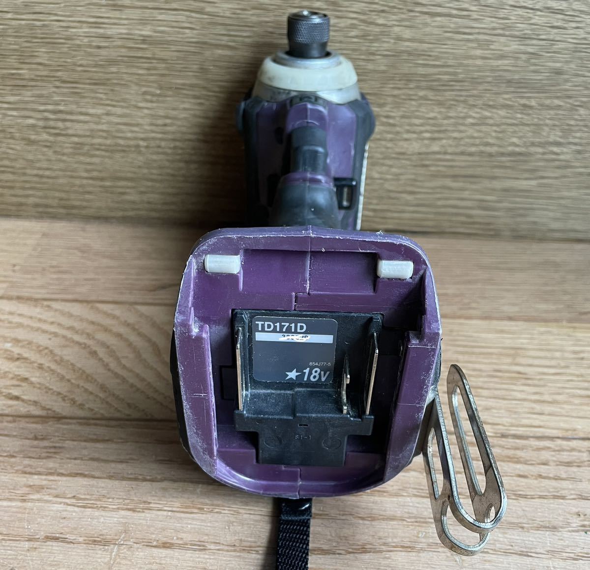  Makita rechargeable impact driver 18V TD171D authentic purple makita used body only 