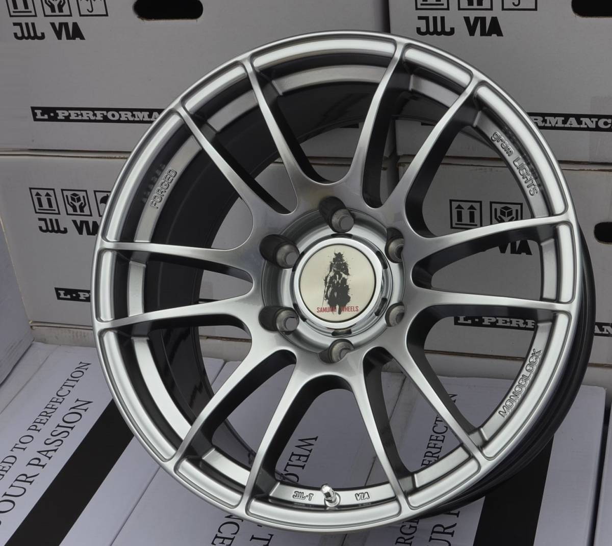 SAMURAI WHEELS ・ ハイエース 225/50R18 ヨコハマ パラダ PA03 ( 8.5J +25 / 6h 139.7 / ハブ径 110 ) 新品 / 4本セット / ※カスタム※_4本タイヤホイールセット出品 (4本価格)