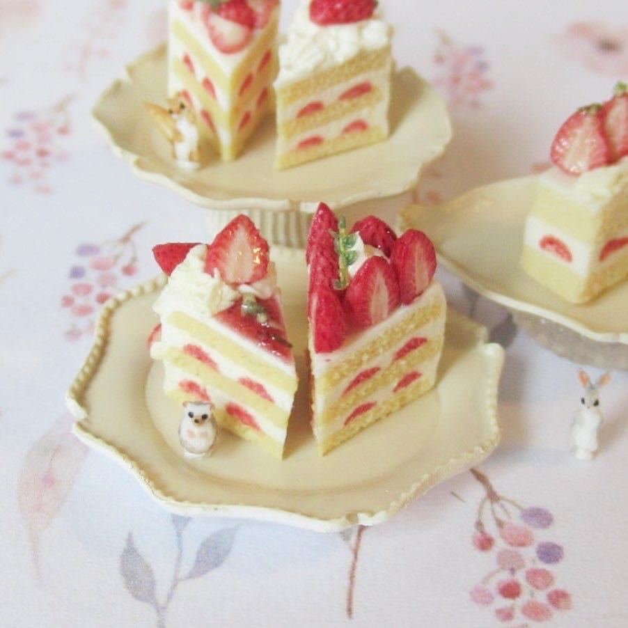 Strawberry shortcakesシマリス グレーうさぎ ハリネズミ ドールハウス ミニチュアの画像3