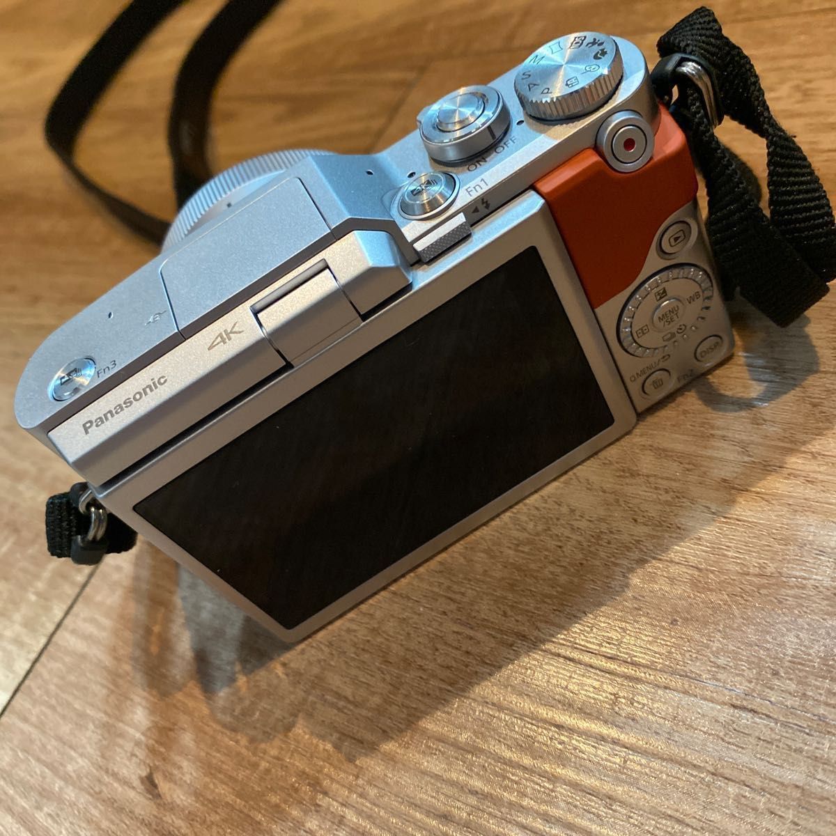 超美品 LUMIX DC-GF9W-D ダブルレンズキット(オレンジ