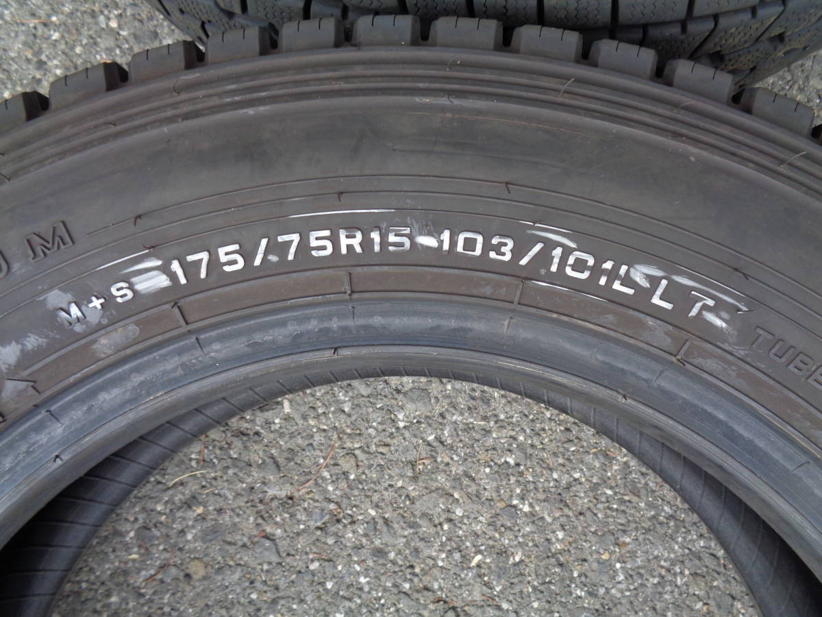 175/75Ｒ15　ダンロップ　ウィンターマックス　スタッドレスタイヤ　2本セット　溝10ｍｍ　2021年39週_画像4